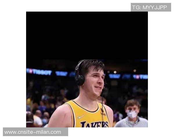 美网友热议里夫斯表现出色呼吁为其立雕像全明星之路指日可待 美网友热议里夫斯表现出色呼吁为其立雕像全明星之路指日可待